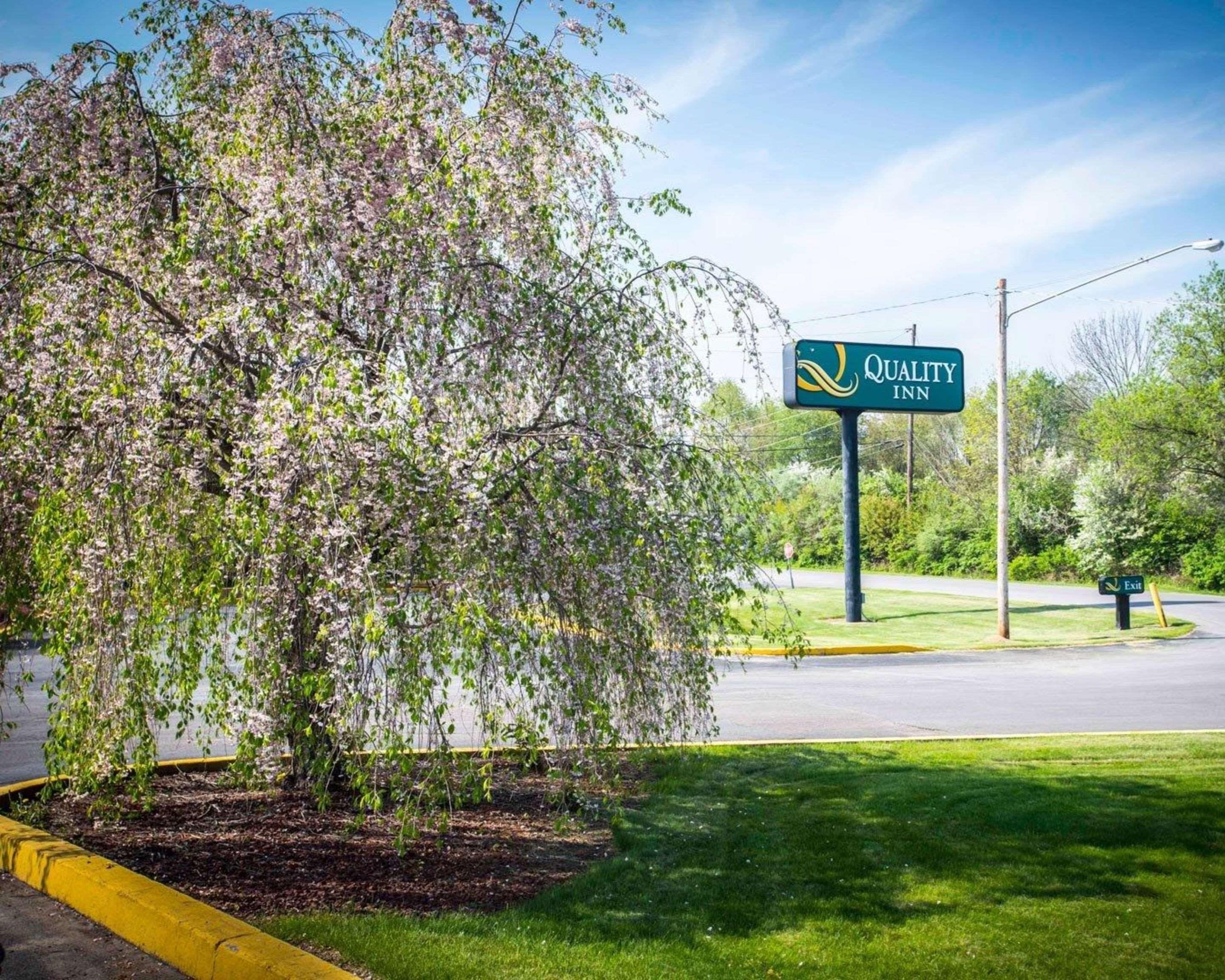 Quality Inn New Columbia-Lewisburg Екстериор снимка